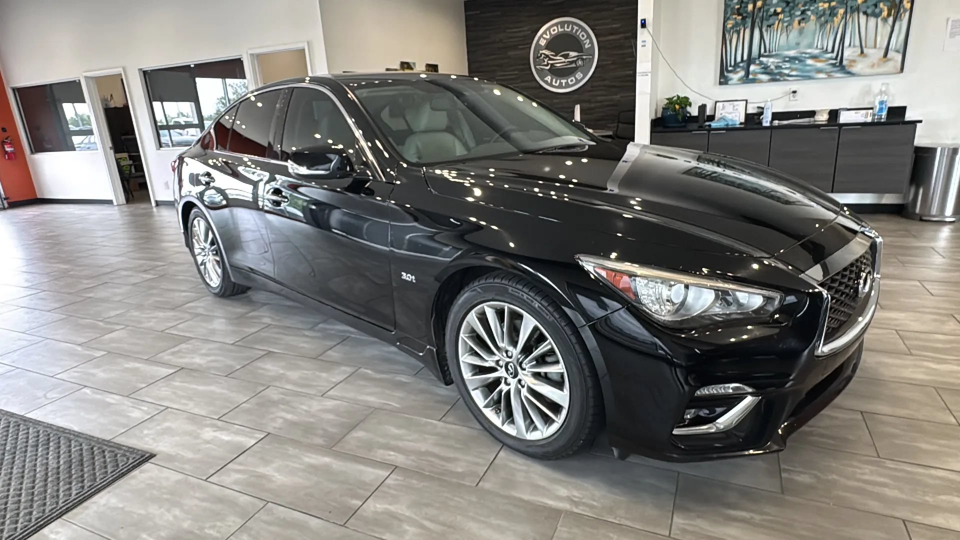 Used 2019 INFINITI Q50 Luxe w/ Cargo Package (L96) RWD image 3