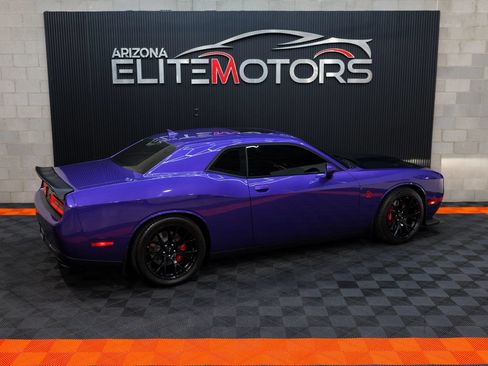 Used 2016 Dodge Challenger SRT Hellcat RWD image 15