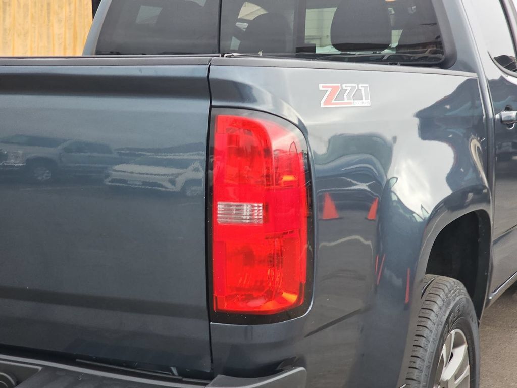 Used 2019 Chevrolet Colorado Z71 AWD/4WD image 39
