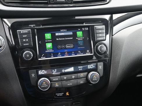 Used 2022 Nissan Rogue Sport SL AWD/4WD image 17