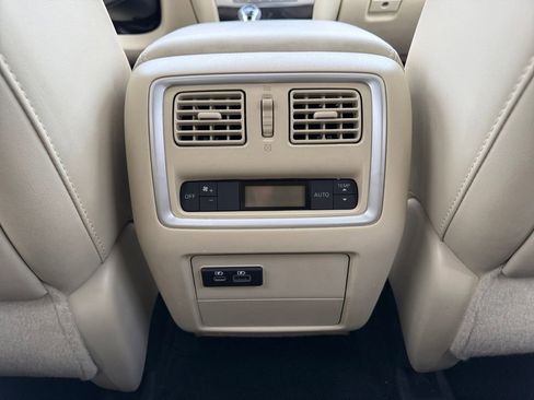 Used 2019 INFINITI QX60 Luxe w/ Essential Package image 34