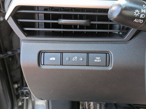 Used 2025 Nissan Altima 2.5 SV image 14