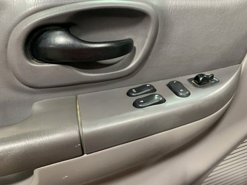 Used 1999 Ford F150 XLT image 17
