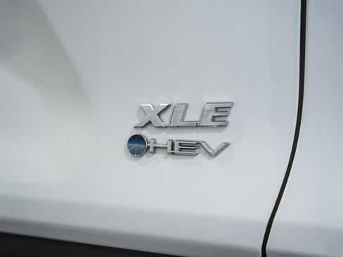 Used 2025 Toyota RAV4 XLE image 7
