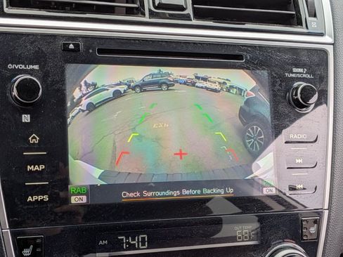 Used 2018 Subaru Outback 2.5i Touring AWD/4WD image 13