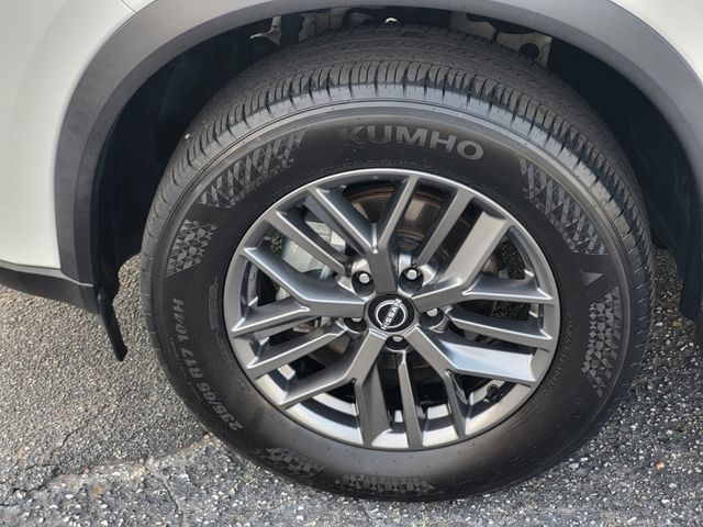 Used 2024 Nissan Rogue S FWD image 8