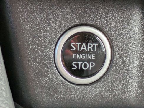 Used 2023 Nissan Rogue SV FWD image 34