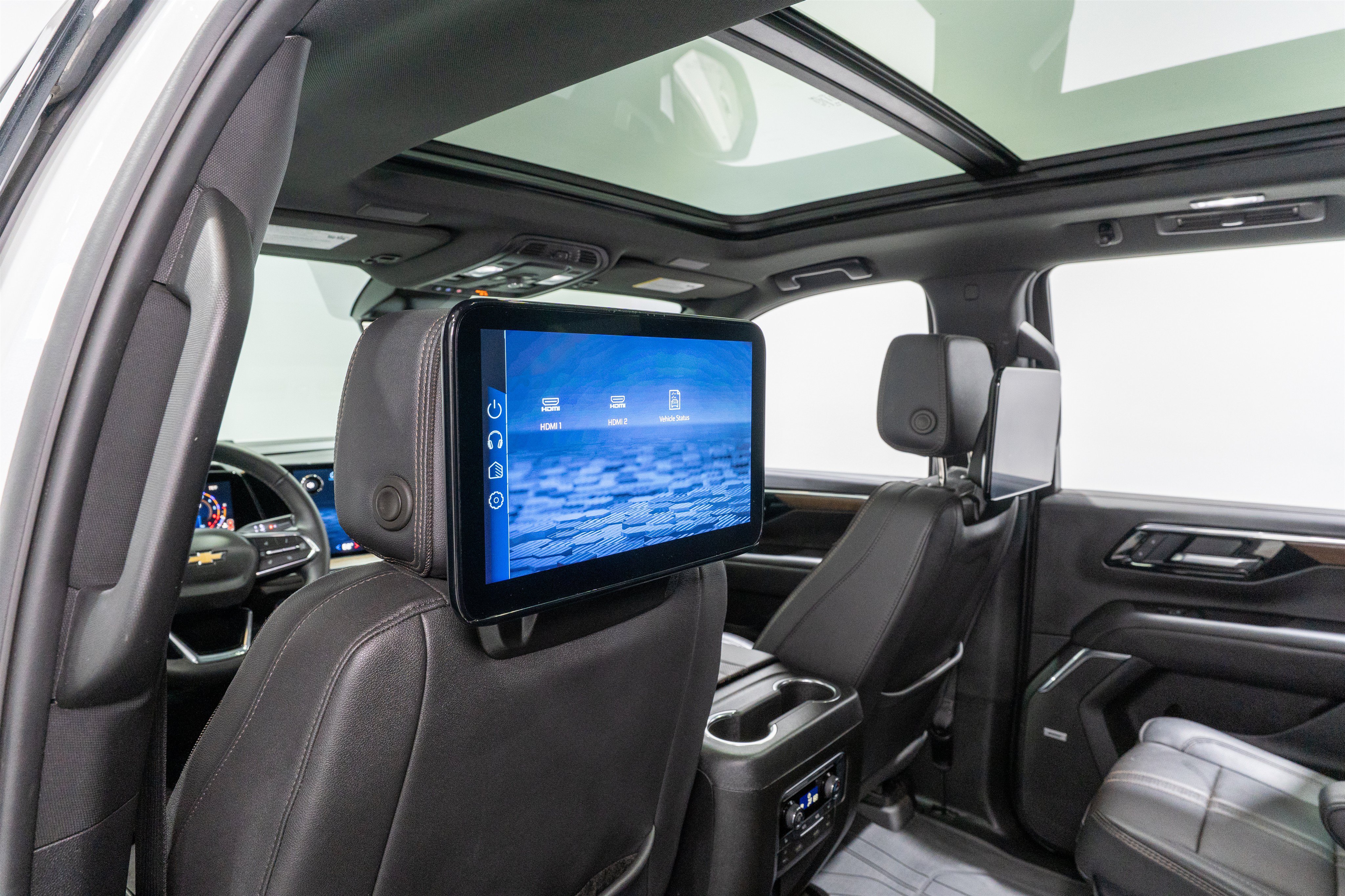 Used 2025 Chevrolet Tahoe High Country AWD/4WD image 36