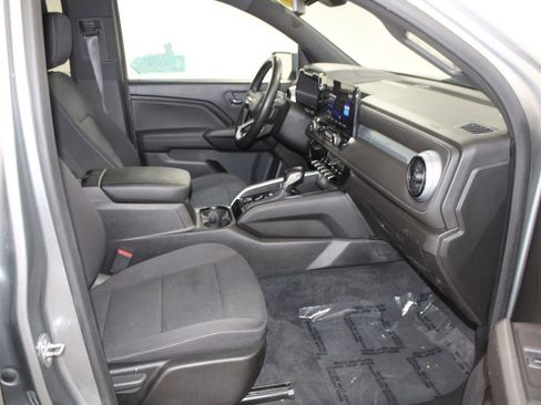 Used 2023 Chevrolet Colorado LT image 26