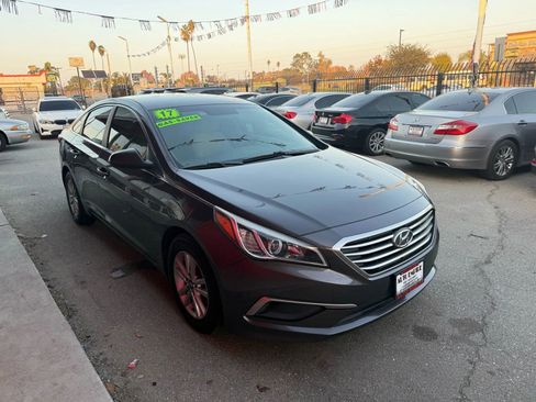 Used 2017 Hyundai Sonata SE image 4