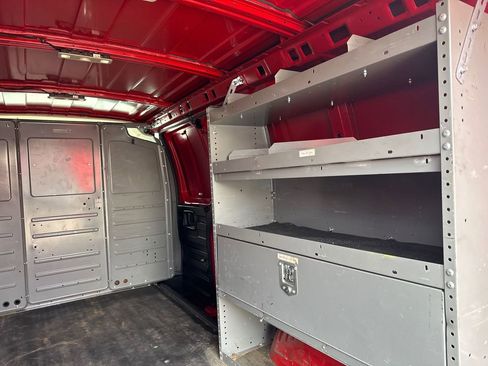 Used 2019 Chevrolet Express 2500 w/ Driver Convenience Package image 30