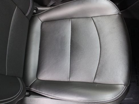 Used 2022 GMC Terrain SLT image 33