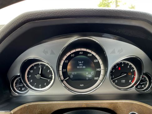 Used 2010 Mercedes-Benz E 350 4MATIC Sedan image 28