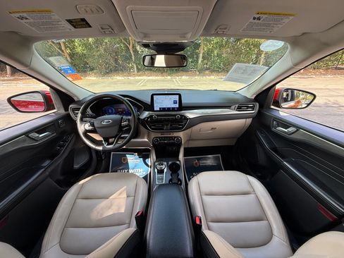 Used 2021 Ford Escape Titanium FWD image 15