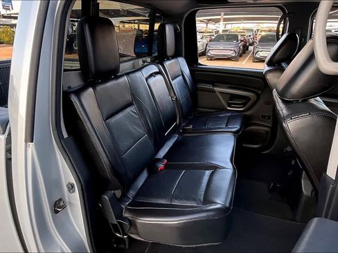 Used 2015 Nissan Titan SL w/ SL Moonroof Package image 19