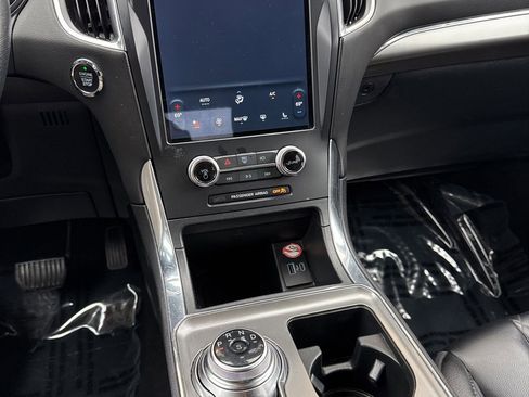 Certified 2024 Ford Edge Titanium AWD/4WD image 16