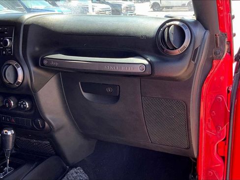 Used 2018 Jeep Wrangler Sport AWD/4WD image 18