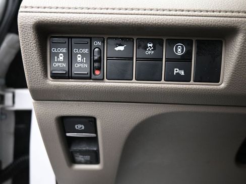 Used 2023 Honda Odyssey Touring image 16