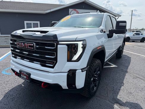 Used 2026 GMC Sierra 2500 AT4 w/ AT4 Premium Plus Package AWD/4WD image 9