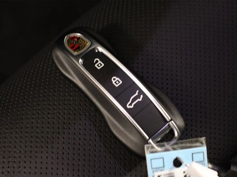 New 2026 Porsche Cayenne image 23