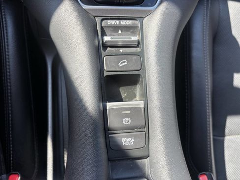 Used 2024 Honda HR-V EX-L image 45