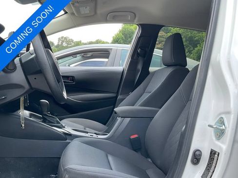 Used 2024 Toyota Corolla LE FWD image 2