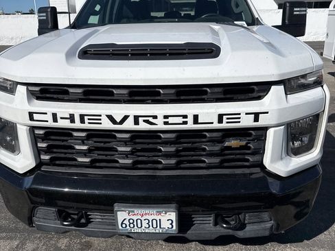 Used 2022 Chevrolet Silverado 2500 Custom w/ Custom Value Package image 2