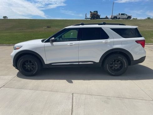 Used 2022 Ford Explorer XLT w/ Class IV Trailer Tow Package AWD/4WD image 7