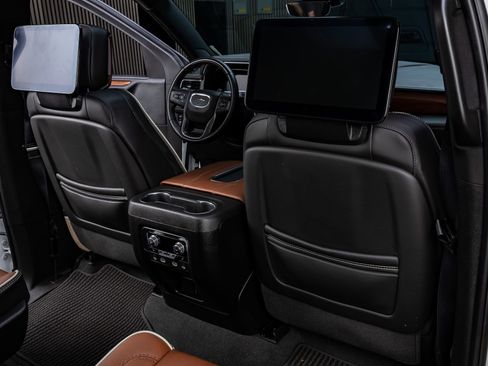 Used 2024 GMC Yukon Denali Ultimate AWD/4WD image 30