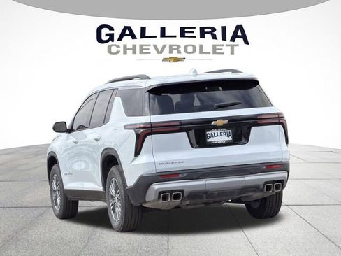 New 2026 Chevrolet Traverse LT FWD image 5