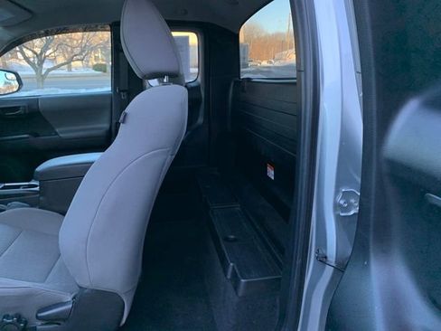 Used 2022 Toyota Tacoma SR image 27