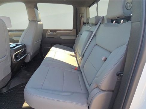 New 2026 GMC Sierra 2500 SLT w/ SLT Convenience Package image 33
