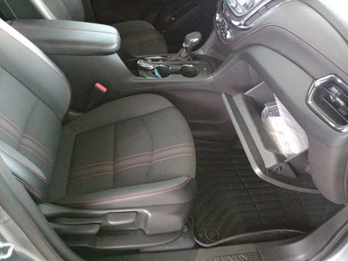 Used 2024 Chevrolet Equinox RS FWD image 18