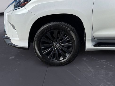 Used 2023 Lexus GX 460 Premium w/ Accessory Package image 16