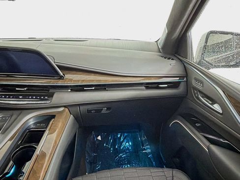 Certified 2024 Cadillac Escalade ESV Premium Luxury Platinum AWD/4WD image 22
