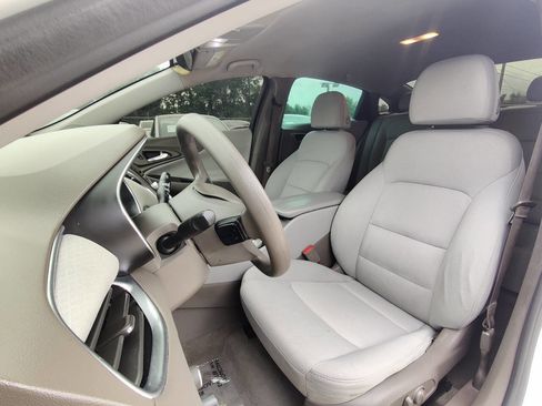Used 2020 Chevrolet Malibu LT FWD image 4