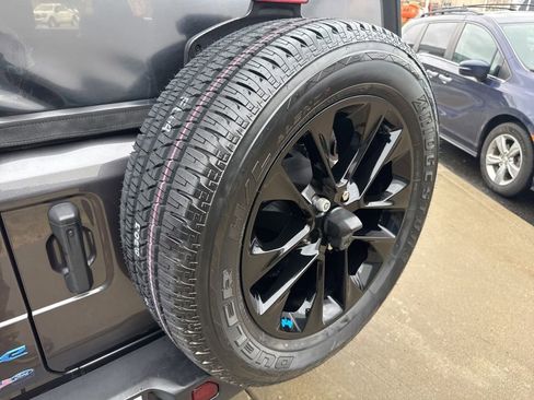 Used 2022 Jeep Wrangler Unlimited Sahara 4xe image 32