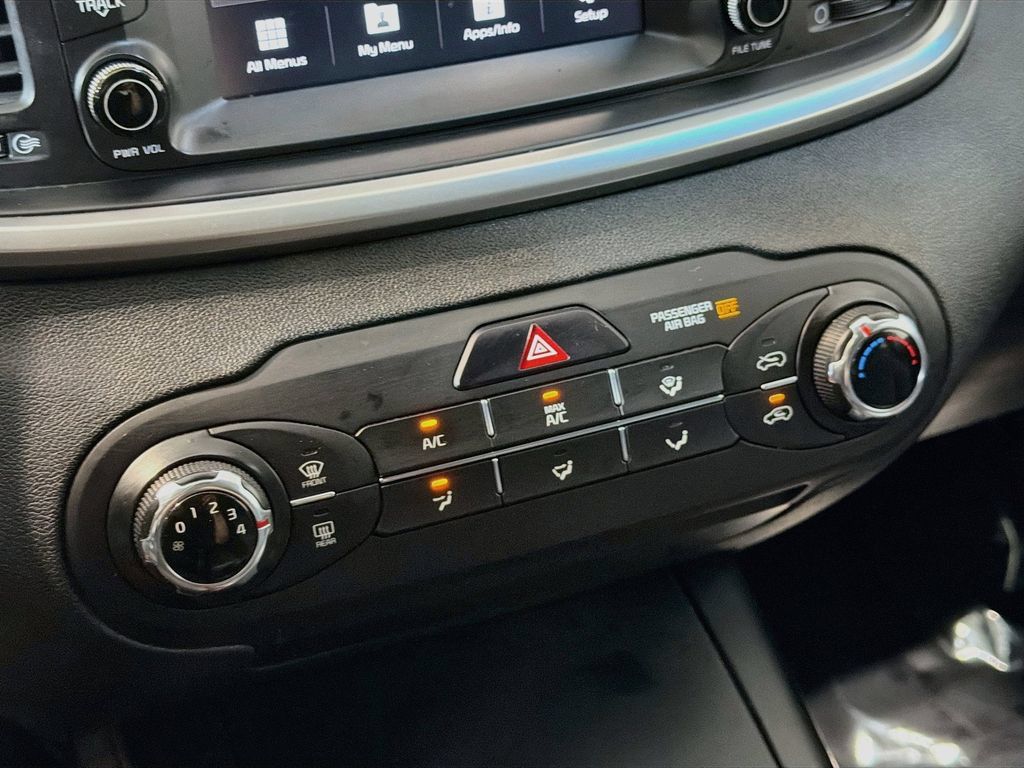 Used 2020 Kia Sorento AWD V6 image 12