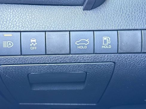 Used 2022 Toyota Camry SE FWD image 38