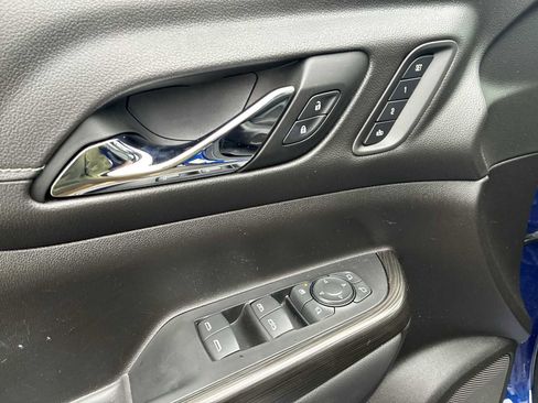 Used 2023 GMC Acadia SLT w/ Technology Package image 24