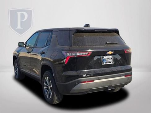 New 2026 Chevrolet Equinox LT FWD image 8