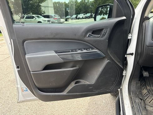 Used 2020 Chevrolet Colorado Z71 AWD/4WD image 10