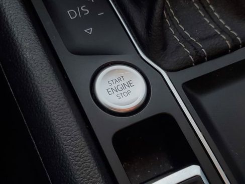 Used 2022 Volkswagen Atlas SE image 28