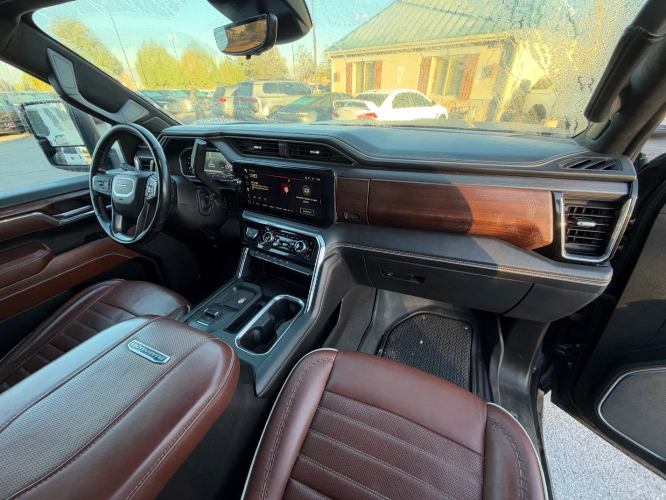 Used 2024 GMC Sierra 3500 Denali Ultimate AWD/4WD image 9
