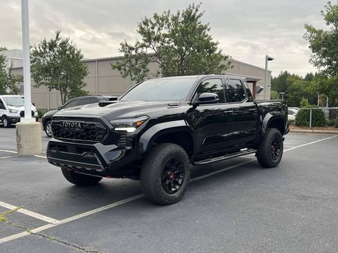 Used 2025 Toyota Tacoma TRD Pro AWD/4WD image 5
