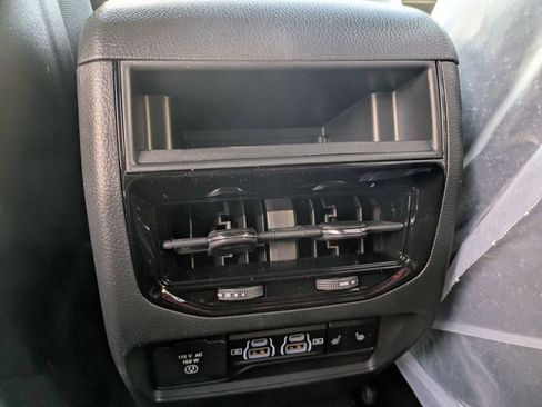 New 2025 Jeep Grand Cherokee Limited w/ Black Appearance Package image 22