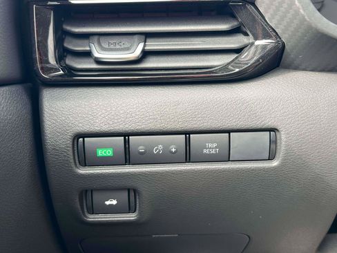 Used 2025 Nissan Sentra SV image 15