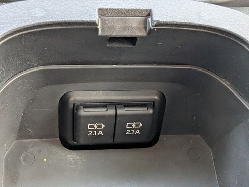 Used 2019 Toyota RAV4 Limited w/ Cold Weather Package FWD image 34