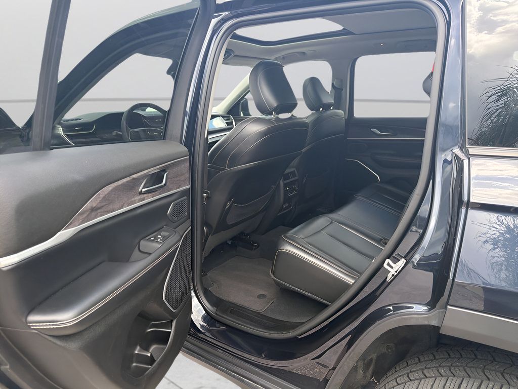 Used 2024 Jeep Grand Cherokee Limited 4xe AWD/4WD image 29