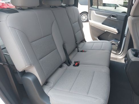 New 2025 GMC Acadia Elevation image 11